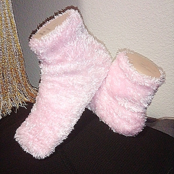 Fuzzy Socks 🧦 - Picture 3 of 6